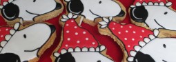Snoopy cookie pops