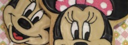 Minnie Mouse cookie pops
